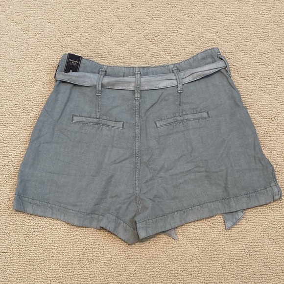 Abercrombie high rise green shorts tie waist XS NWT - Picture 4 of 4